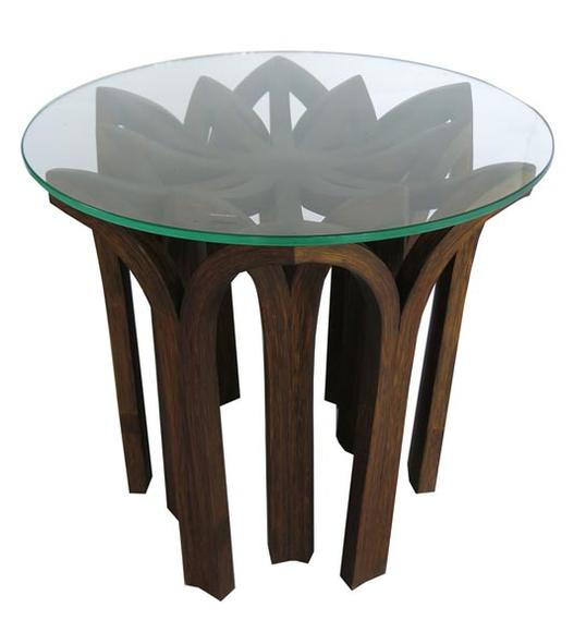 Bord fremstillet af Thai Bambus (dendrocolamus asper – stok) med glas topplade.