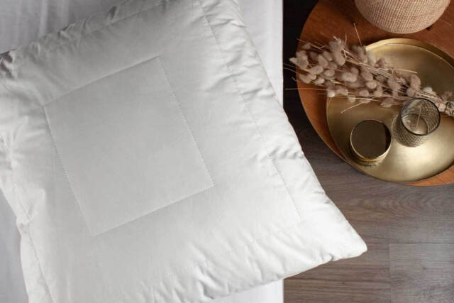 sleeping pillow wool Lapland 60x63 cm 3-chamber