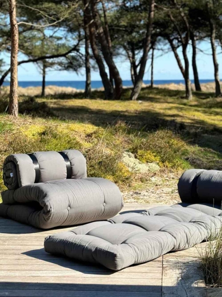 Karupdesign_buckleupchair_out_801403403070