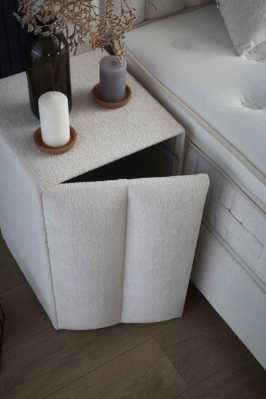 Woolly-Plus Nightstand Right table