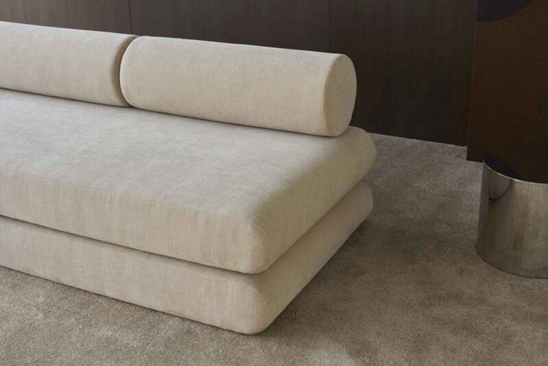 Komplet CIRCLUS sofa med runde puder - Standard